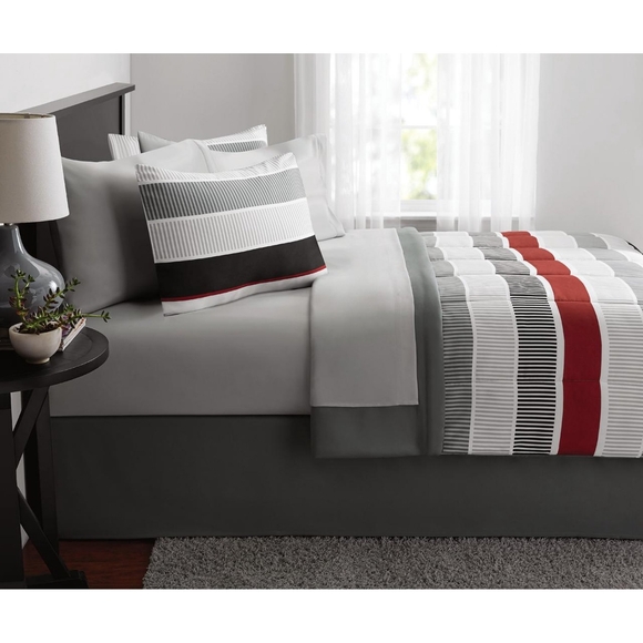8 pc Bed in a Bag Set with Sheets-Queen Size